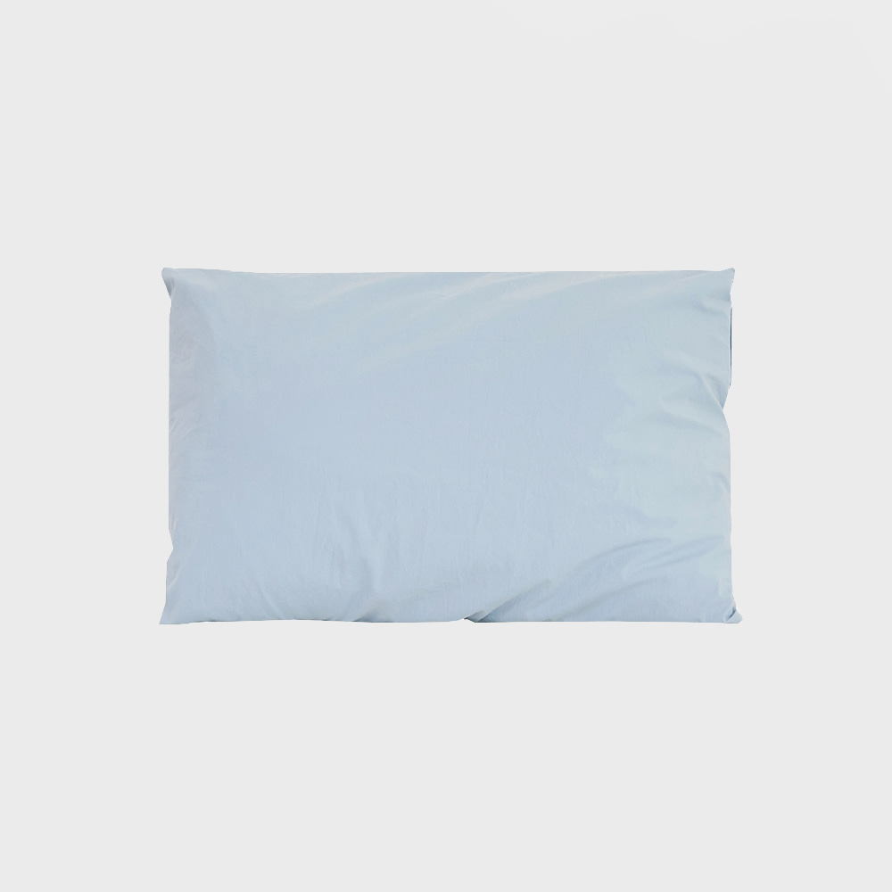Standard pillow cover (sky blue)